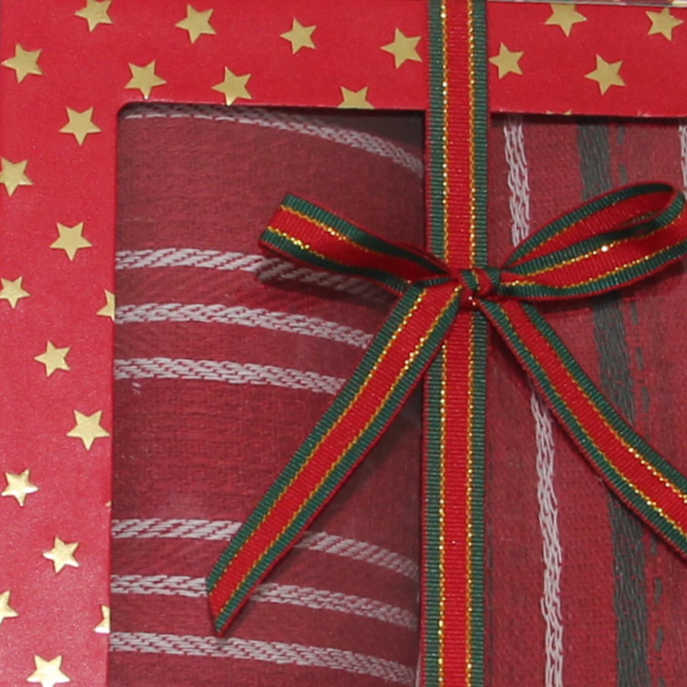 GD LOVES XMAS Set Regalo Natalizio in Scatola con Fiocco Tovaglietta 40*60CM Elegante per Tavola di Natale – 4 Varianti Buone Feste / Merry Christmas / Happy Christmas – Idea Regalo Pronta