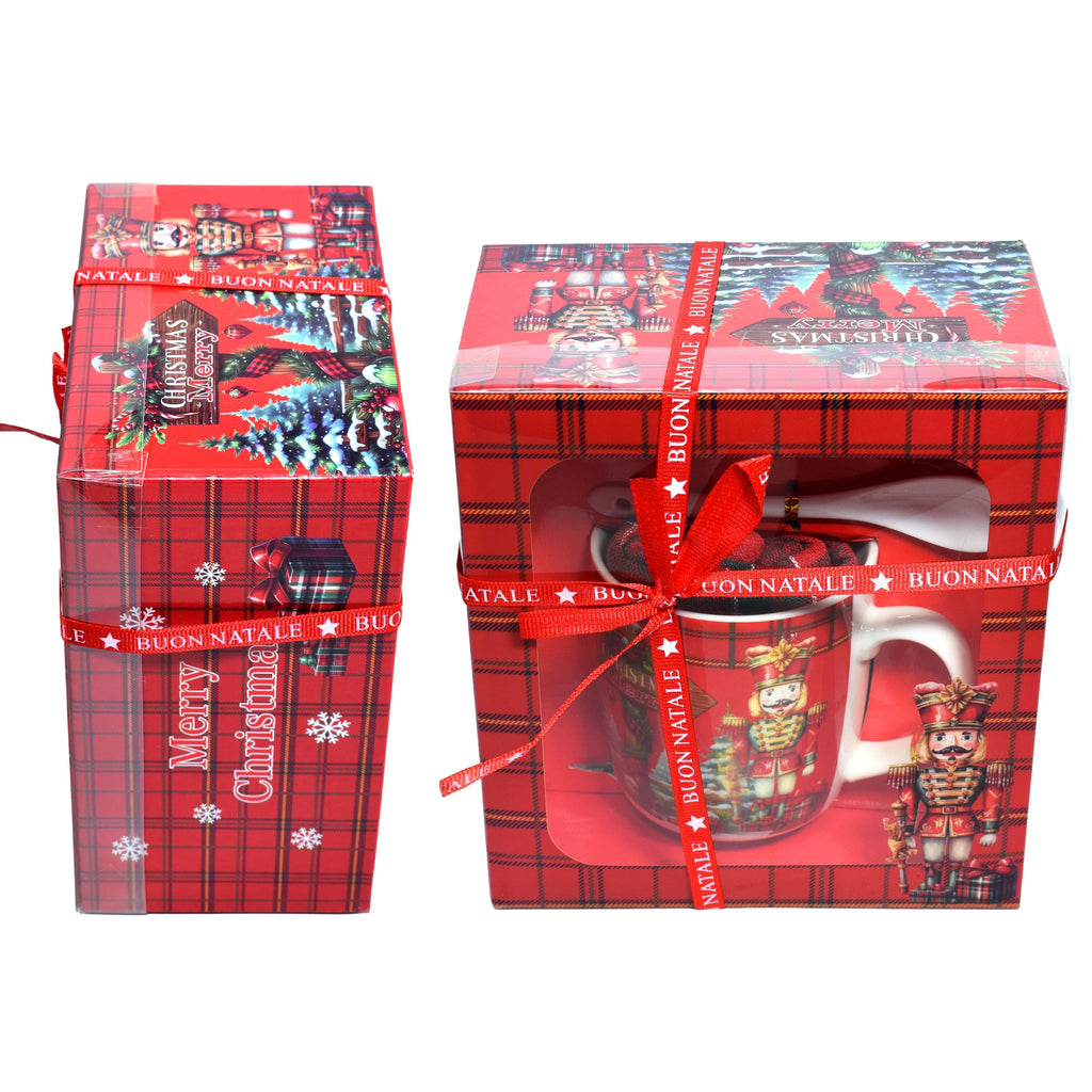 GD LOVES XMAS Set Regalo Natalizio  con Tazza, Sottobicchiere e Strofinaccio in Cotone | Confezione Regalo in Scatola Decorata – Idea Regalo di Natale per Casa e Cucina