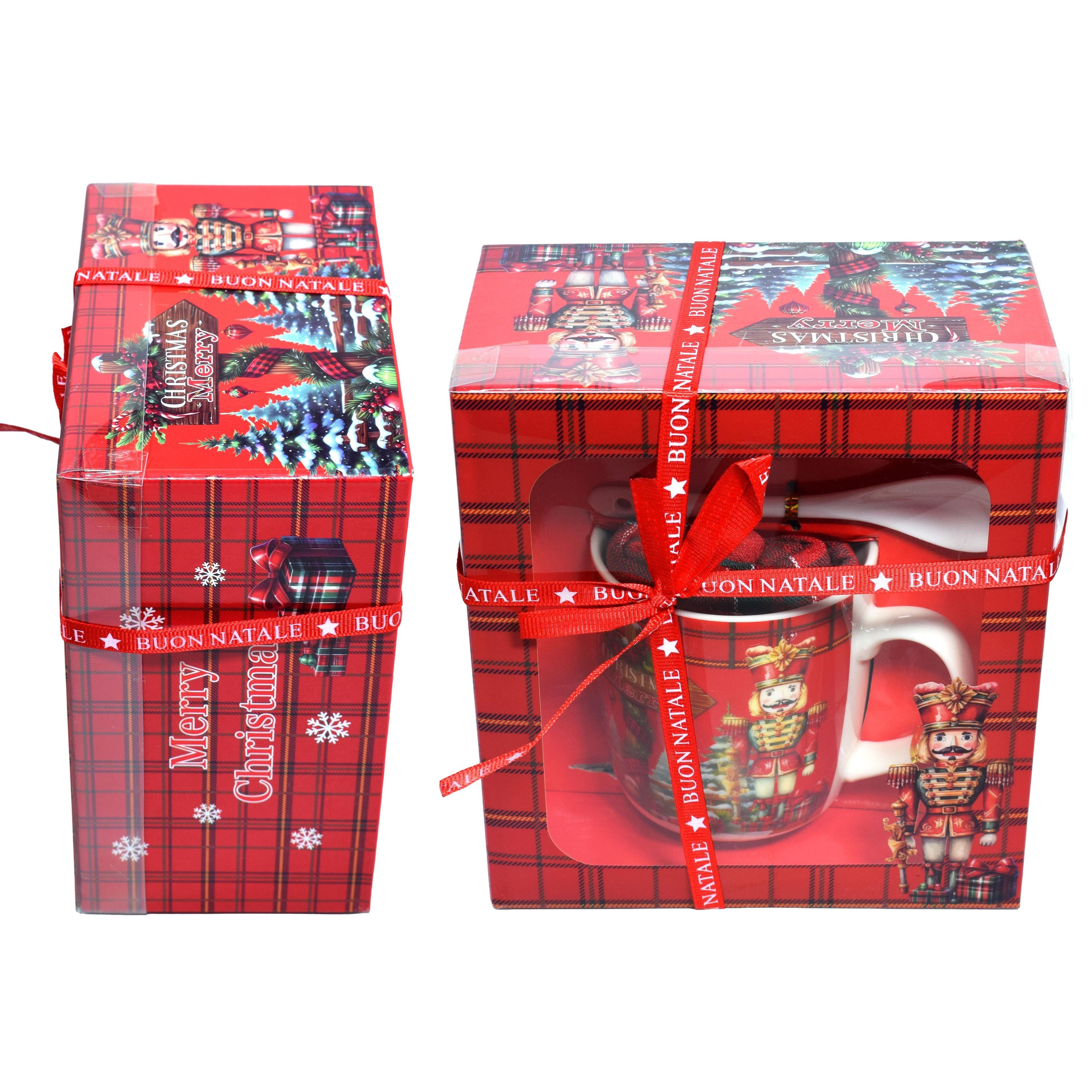 GD LOVES XMAS Set Regalo Natalizio  con Tazza, Sottobicchiere e Strofinaccio in Cotone | Confezione Regalo in Scatola Decorata – Idea Regalo di Natale per Casa e Cucina