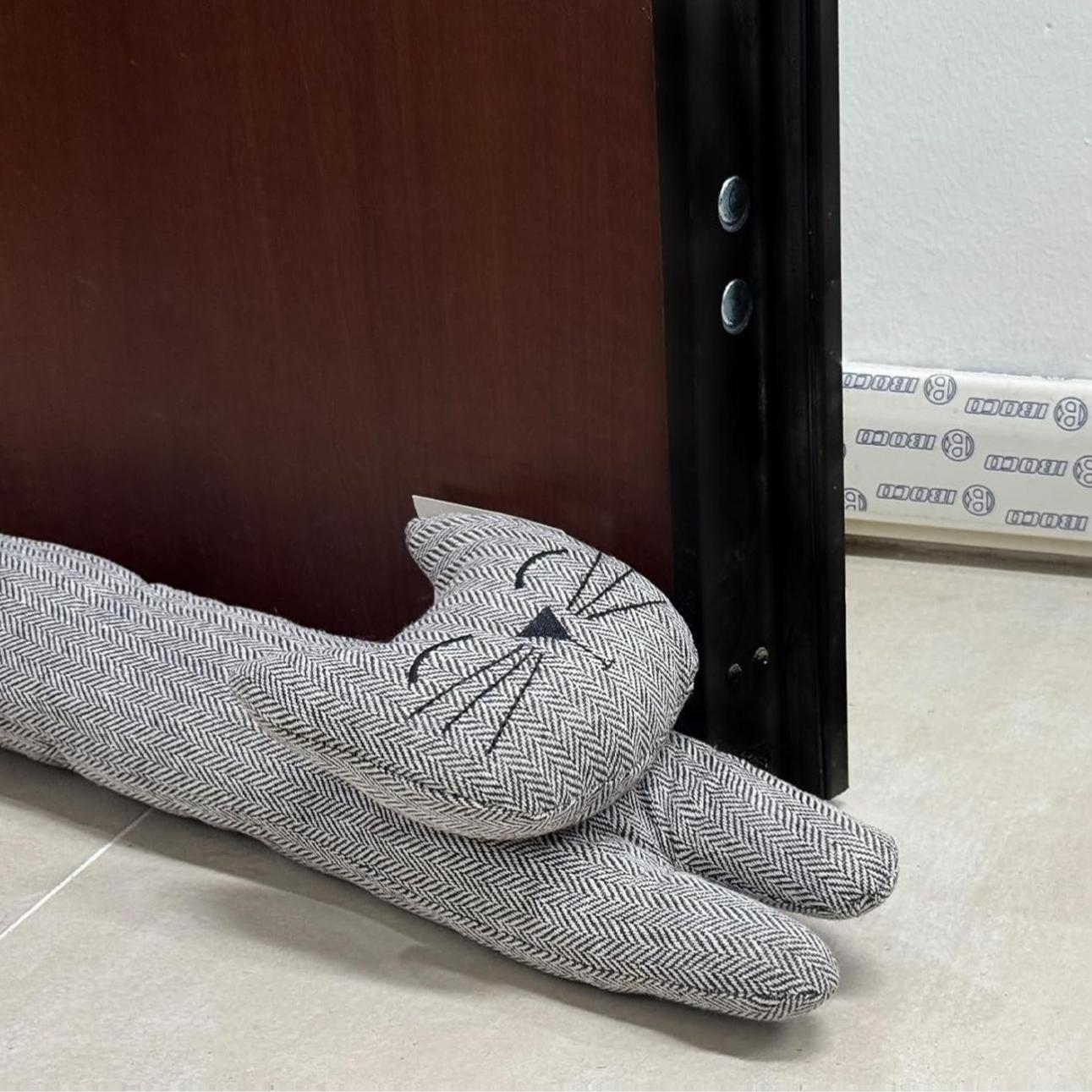 GD LOVES YOUR HOME Fermaporta/Paraspifferi “Gatto” Appesantito 90 cm – Blocca spifferi e rumore, tessuto effetto lino – 3 motivi