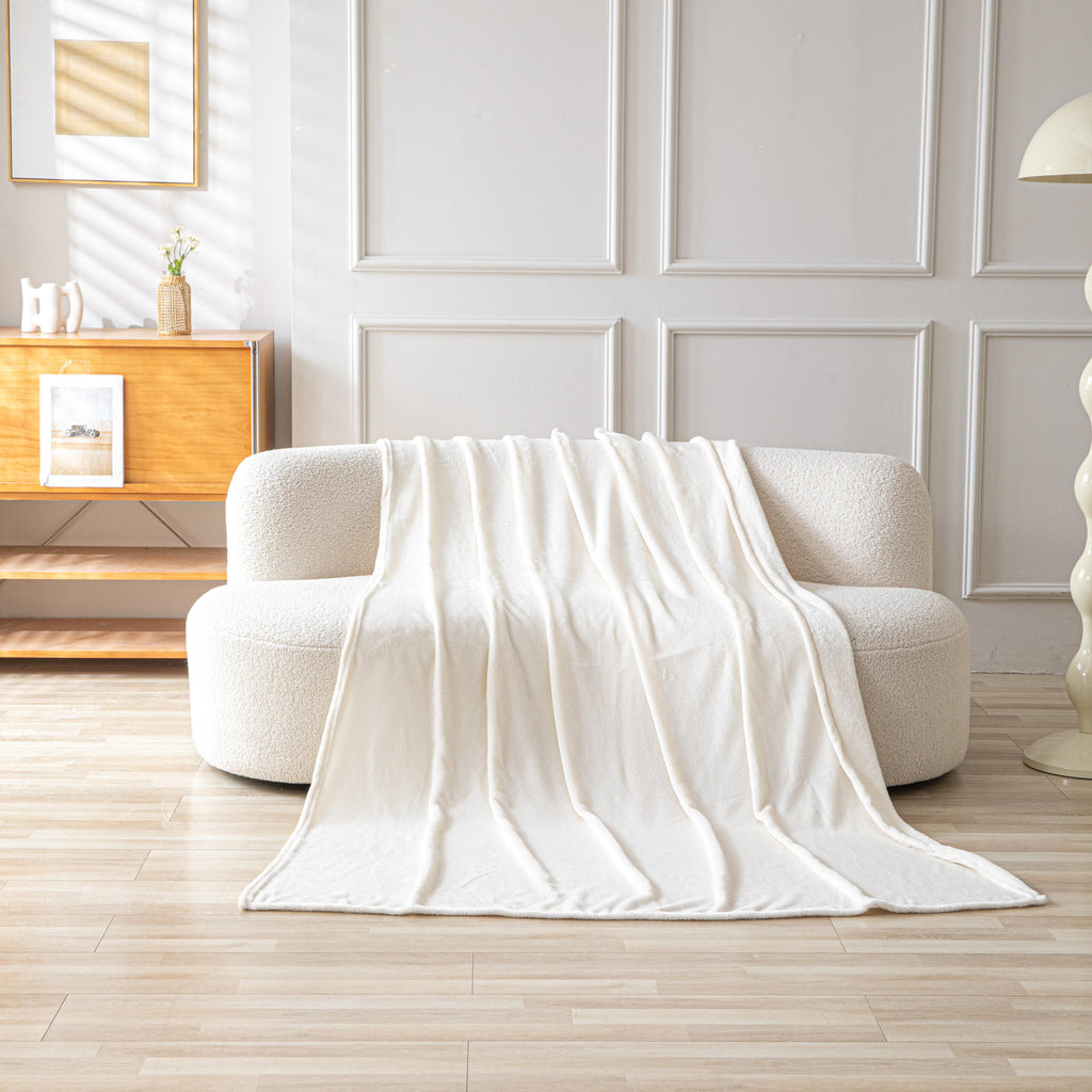 GD LOVES YOUR HOME Plaid Coperta in Pile (Flanella) – 130×160, 160×220, 220×240 – Coperta morbida e calda, leggera e asciugatura rapida; anti-pilling, lavabile in lavatrice – Tinta unita in vari colori per letto e divano