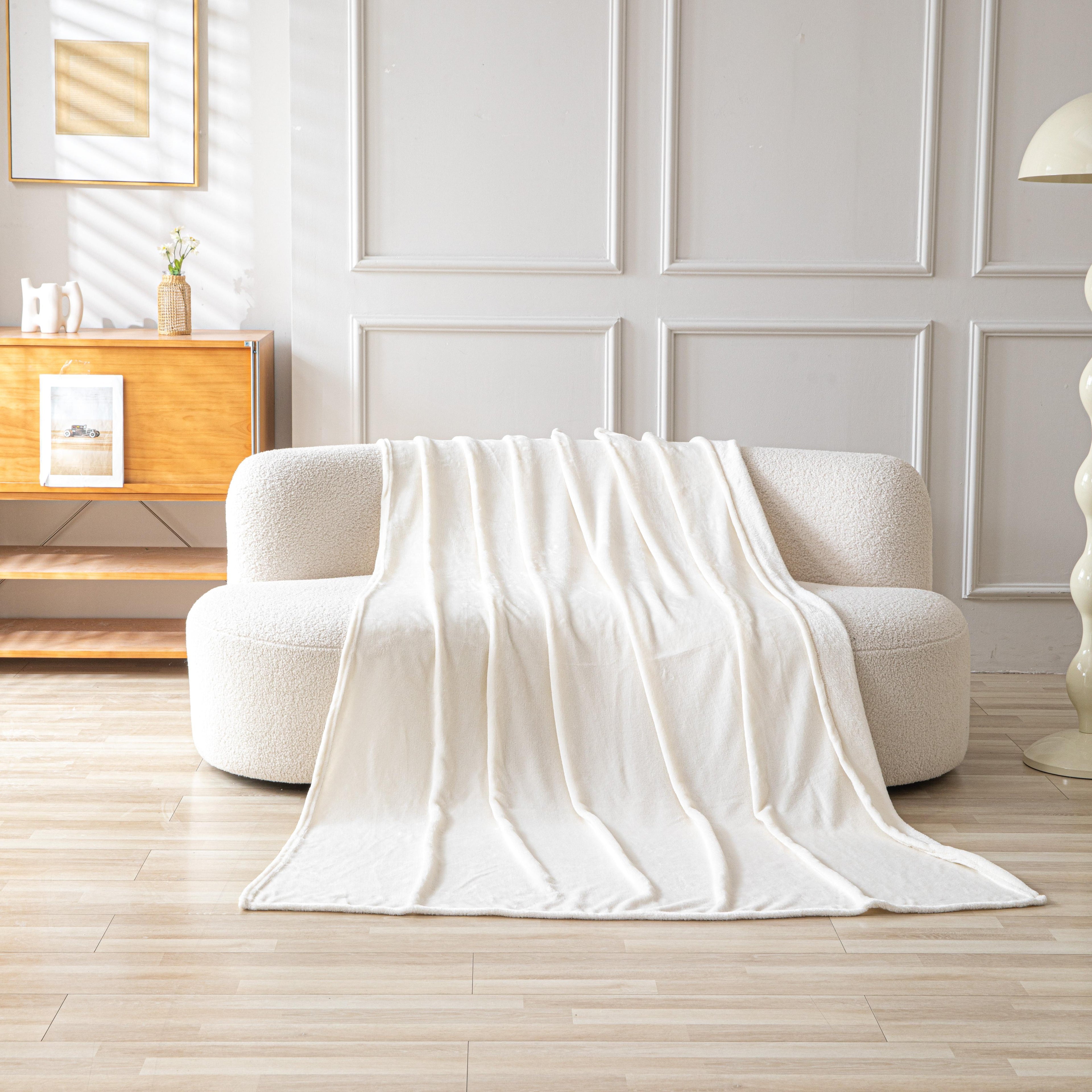 GD LOVES YOUR HOME Plaid Coperta in Pile (Flanella) – 130×160, 160×220, 220×240 – Coperta morbida e calda, leggera e asciugatura rapida; anti-pilling, lavabile in lavatrice – Tinta unita in vari colori per letto e divano