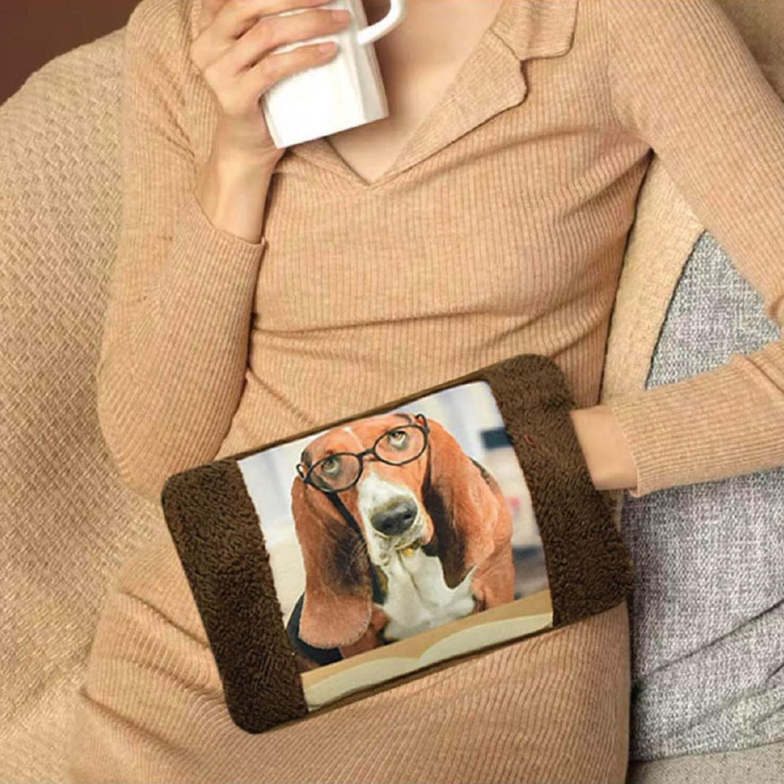 Cane Intellettuale Borsa Acqua Calda Elettrica Morbida con Stampa Cane con Occhiali che Legge – Ricaricabile, Portatile, per Mani e Piedi, Ideale per Relax e Regalo