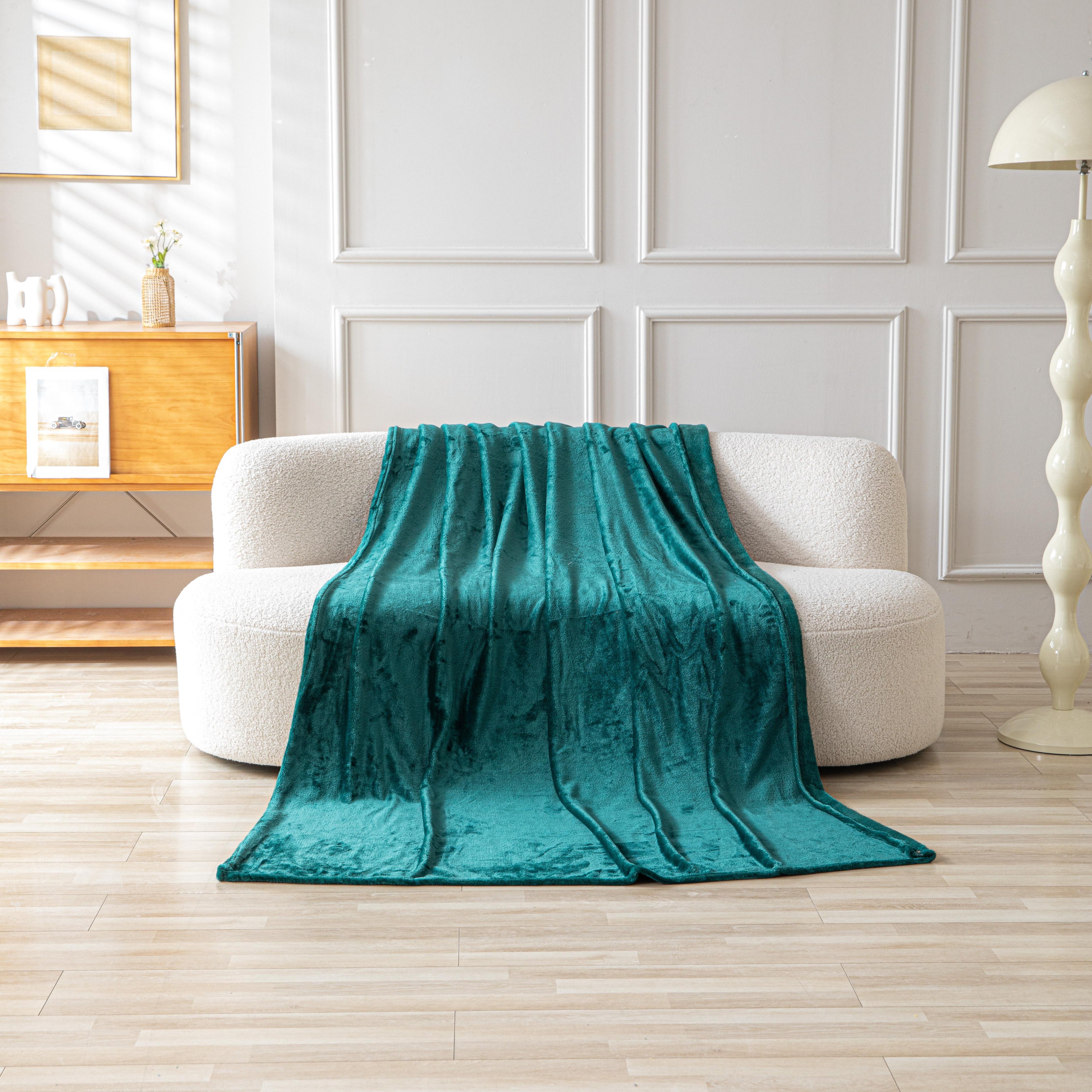 GD LOVES YOUR HOME Plaid Coperta in Pile (Flanella) – 130×160, 160×220, 220×240 – Coperta morbida e calda, leggera e asciugatura rapida; anti-pilling, lavabile in lavatrice – Tinta unita in vari colori per letto e divano