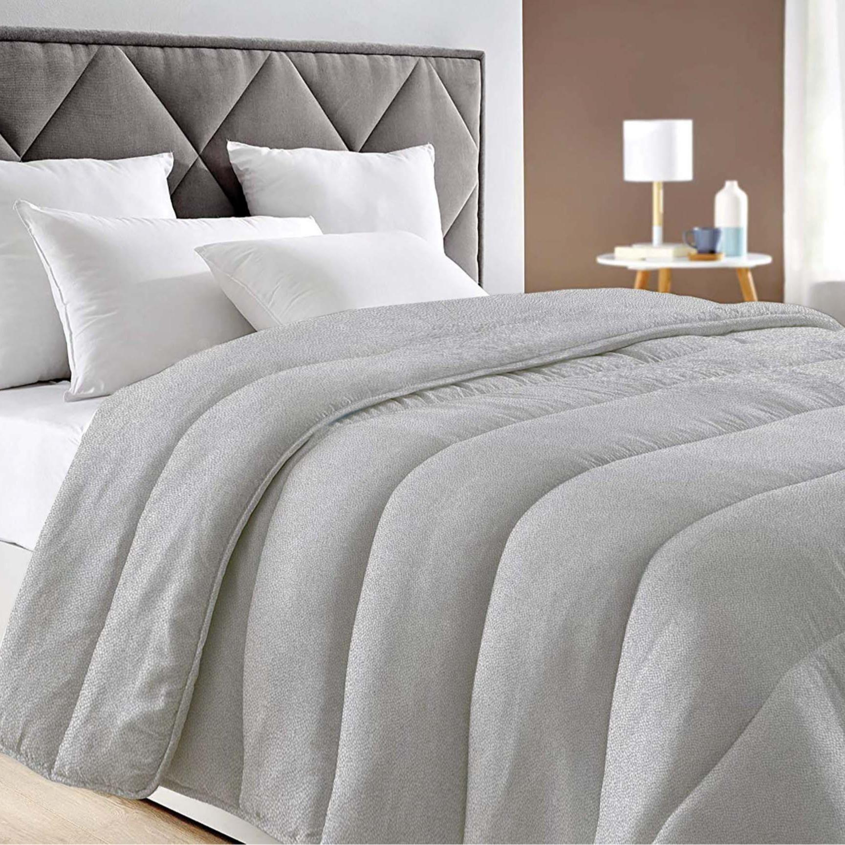 GD LOVES YOUR HOME Trapunta Leggera Matrimoniale Invernale 260×260 cm – MADE IN ITALY, Microfibra Mano Pesca, Anallergica e Duck Friendly – Coperta Imbottita con Bordatura Laser, Fantasie Stampate