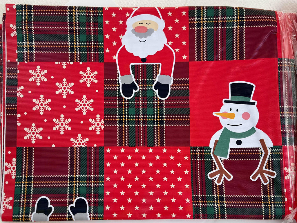 GD LOVES XMAS Tovaglia Natalizia Grande in PVC Premium Antimacchia 140×240 cm | Impermeabile, Lavabile, Decorazioni per Tavola di Natale