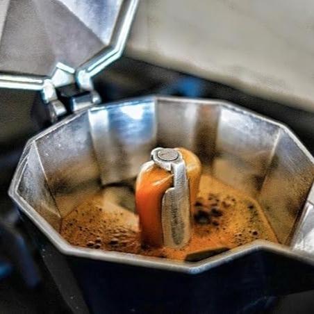 GD LOVES YOUR HOME Caffettiera Moka “Mucca” in Alluminio – 1/3/6 Tazze per Espresso – Valvola di Sicurezza e Manico Antiscottatura – idea regalo