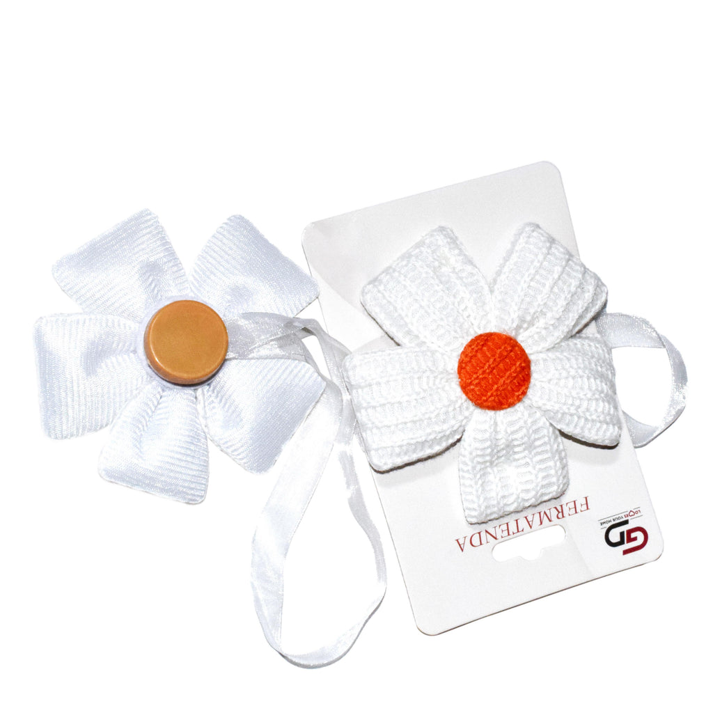 Fermatenda Magnetico Fiore Margherita Bianca con Pistillo Arancione, Tessuto Morbido Ø8,5 cm – Accessorio Decorativo per Tende e Plaid – Set da 2 Pezzi