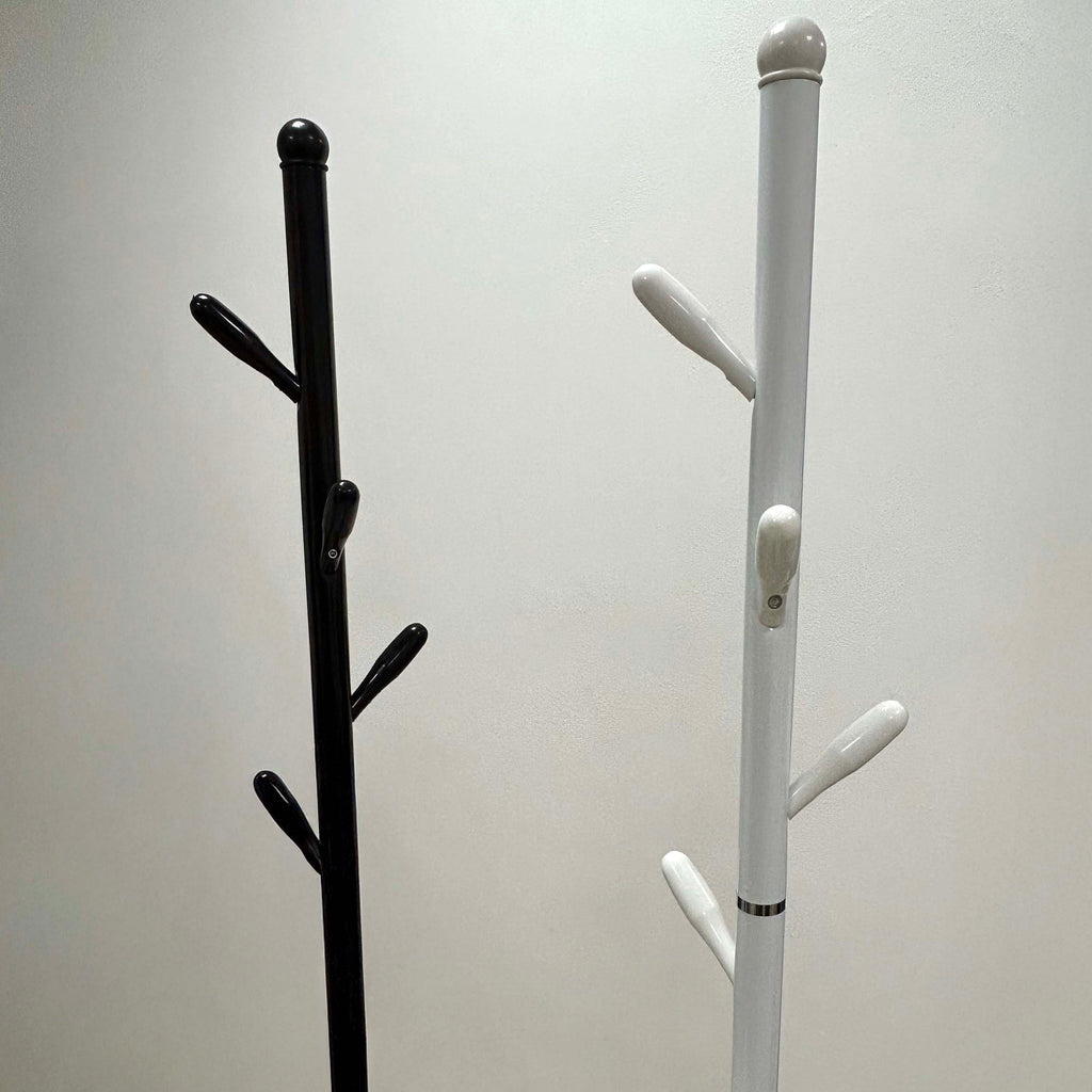 Appendiabiti da Terra Salvaspazio a Forma di Albero, 180cm Altezza, Base 30cm, Design Verticale con Ganci Multipli, Bianco o Nero