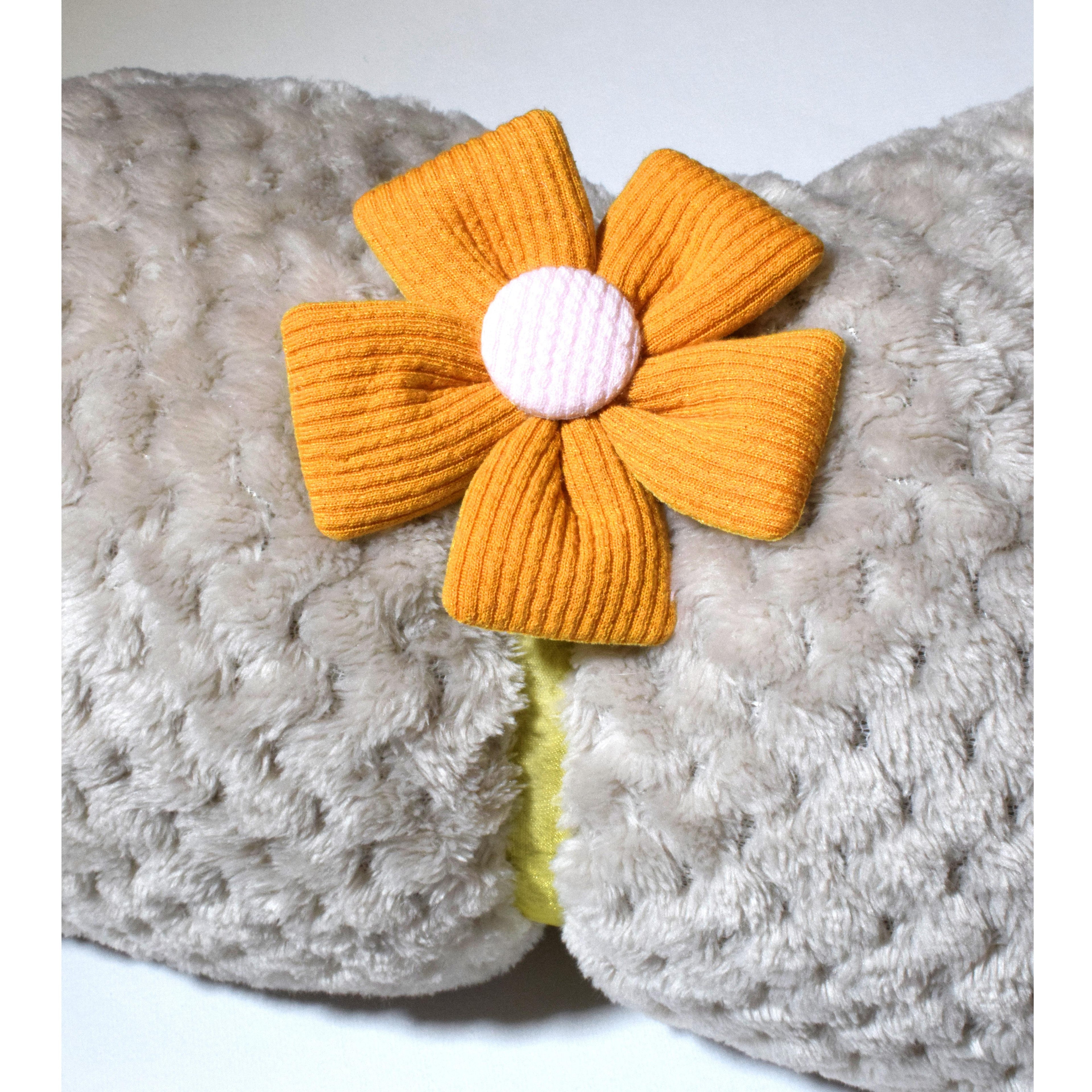 Fermatenda Magnetico a Fiore Giallo – Tessuto Morbido Ø8,5 cm – Accessorio Decorativo per Tende e Plaid - Set da 2 Pezzi